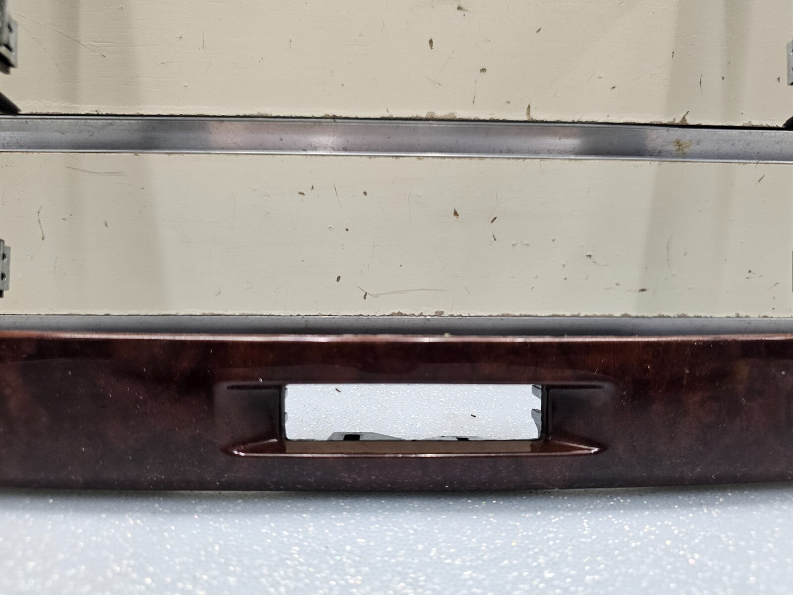 06-13 Chevy Impala Center Dash AM FM Radio Stereo Trim Panel Bezel Woodgrain OEM