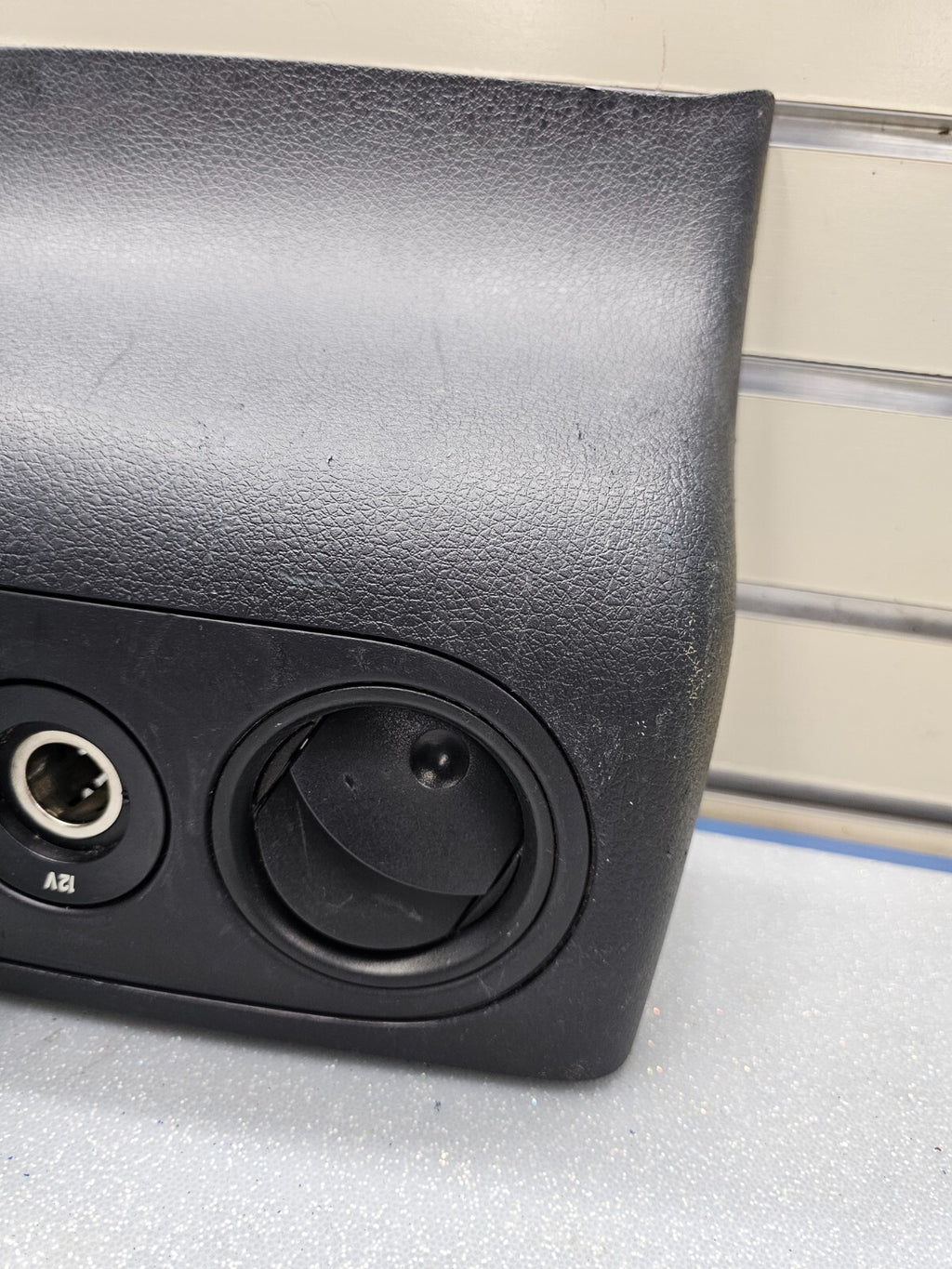 🔥04-08 Ford F-150 Rear Center Console Bezel Trim Panel Vent Volt Outlet Black