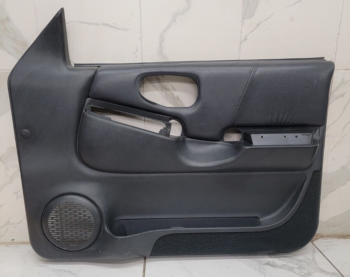 98-04 Chevy Blazer Jimmy S-10 GMC Sonoma Front Door Panels AUTO OEM RIGHT GRAY