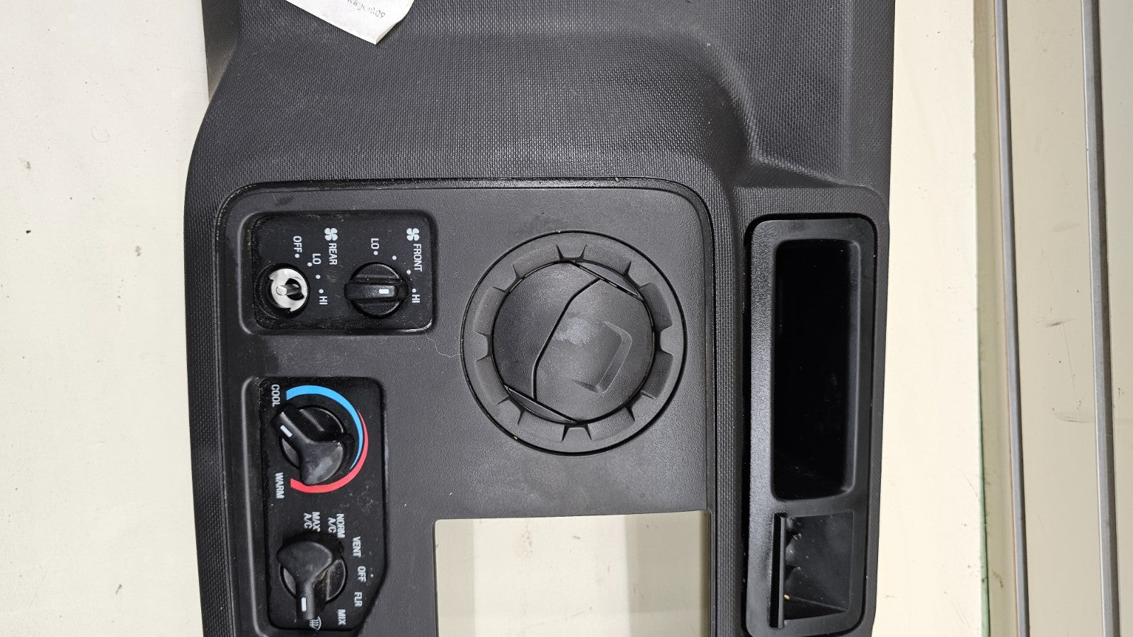 09-14 Ford E150 E250 Dash Instrument Cluster speedometer Trim Bezel Panel Black