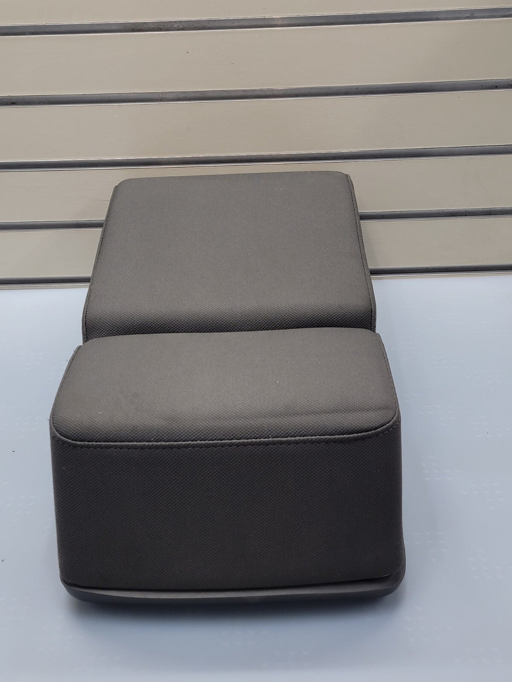 04-08 Ford F-150 Jump Seat Center Console Armrest CupHolder Cloth dark gray JS1