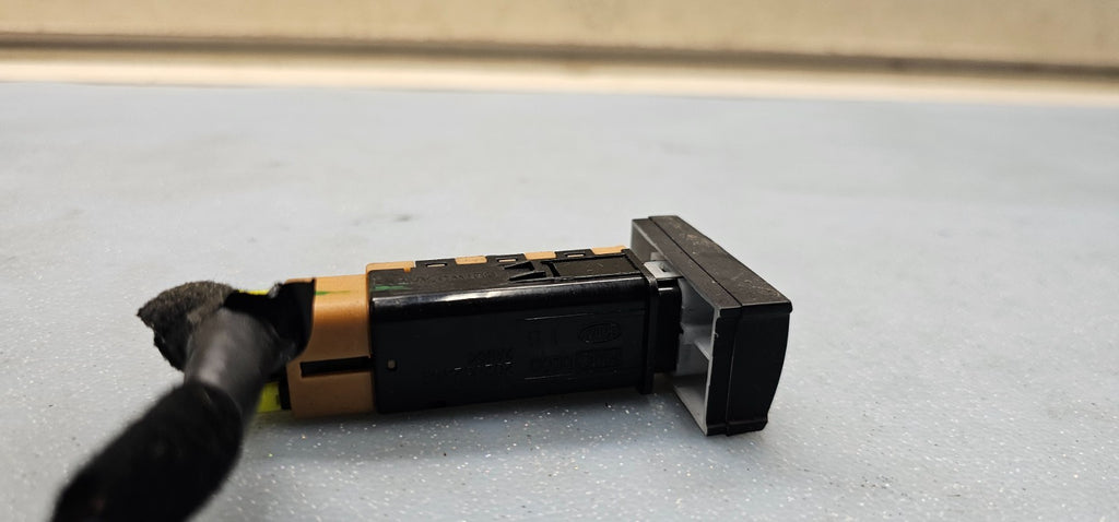 🔥09-12 HYUNDAI SANTA FE Rear Window Heating Heated Switch Button Assembly OEM