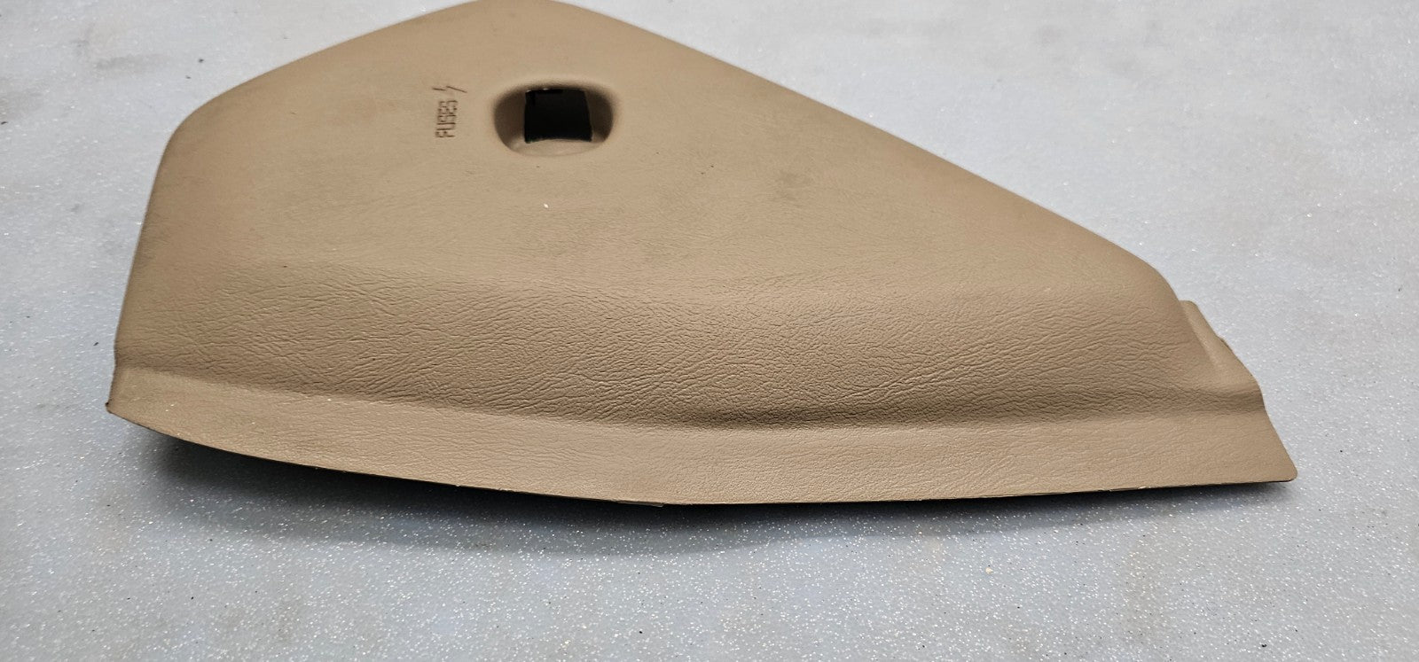 🔥00-05 Chevy Monte Carlo dash Left driver Interior Fuse Cover TAN