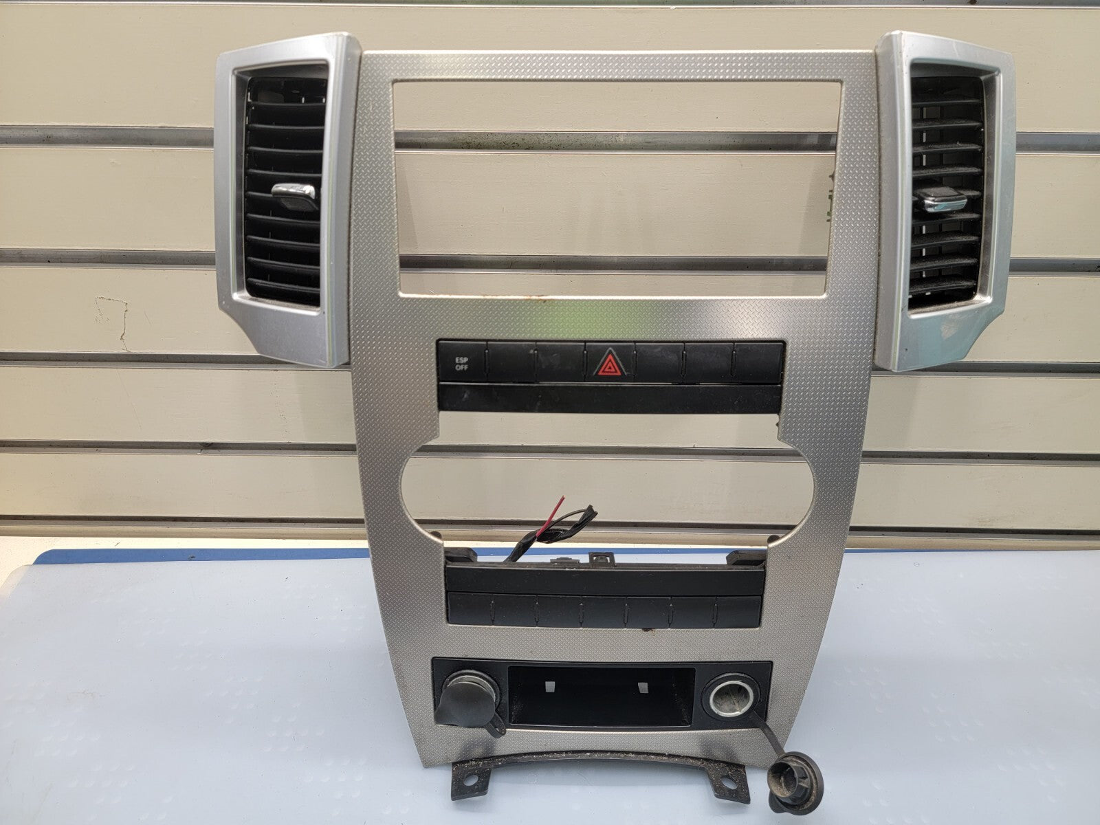 🔥2008-2010 JEEP GRAND CHEROKEE AC HEATER CONTROL RADIO BEZEL TRIM VENTS SILVER