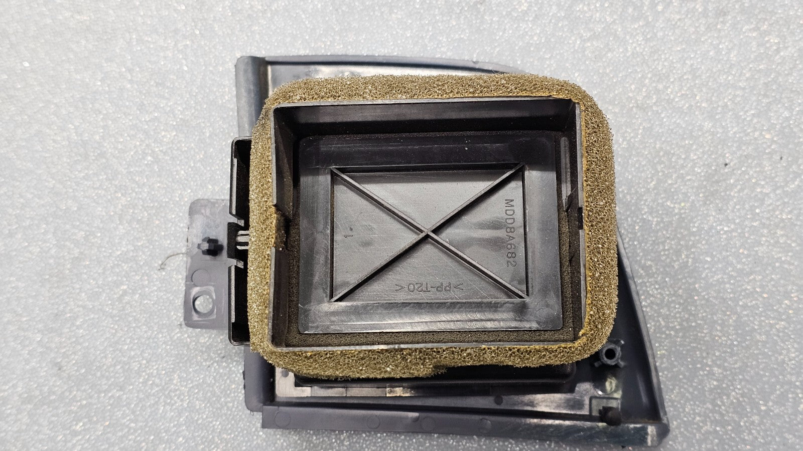 98-11 Grand Marquis Crown Victoria Dash Right Passenger AC Heater Air Vent Black