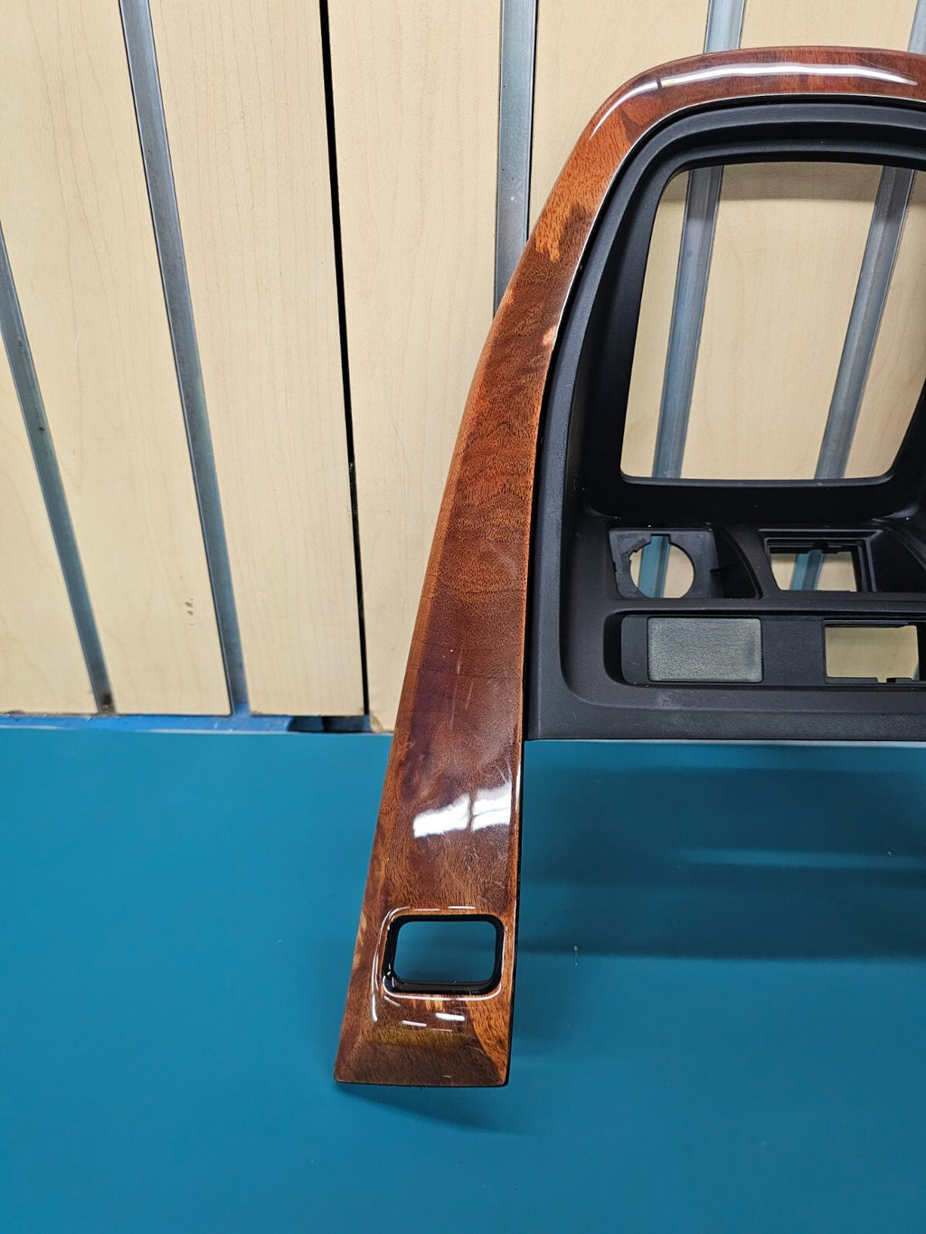 99-03 LEXUS RX300 DASH CONSOLE SHIFTER BEZEL PANEL TRIM ASSEMBLY WOODGRAIN/BLACK