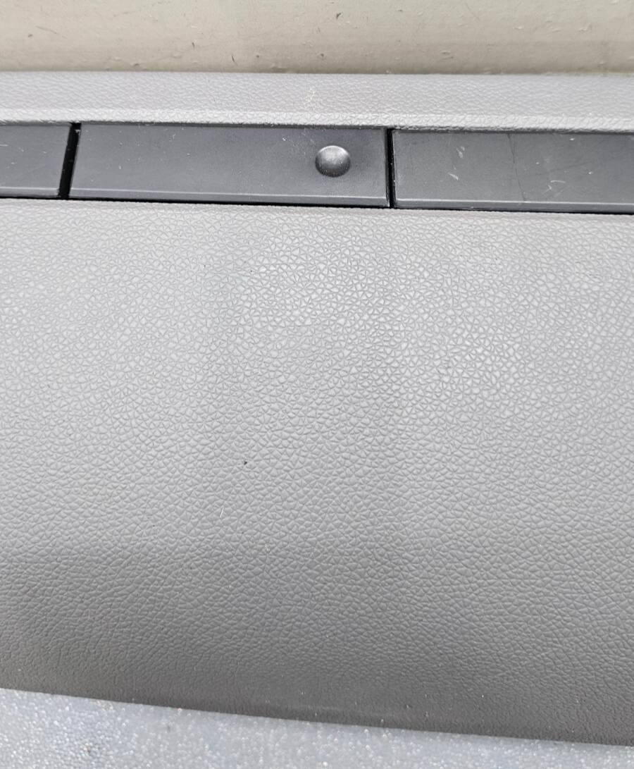 🔥07-13 Silverado SIERRA Dash UPPER GLOVE BOX Storage Compartment Door Gray