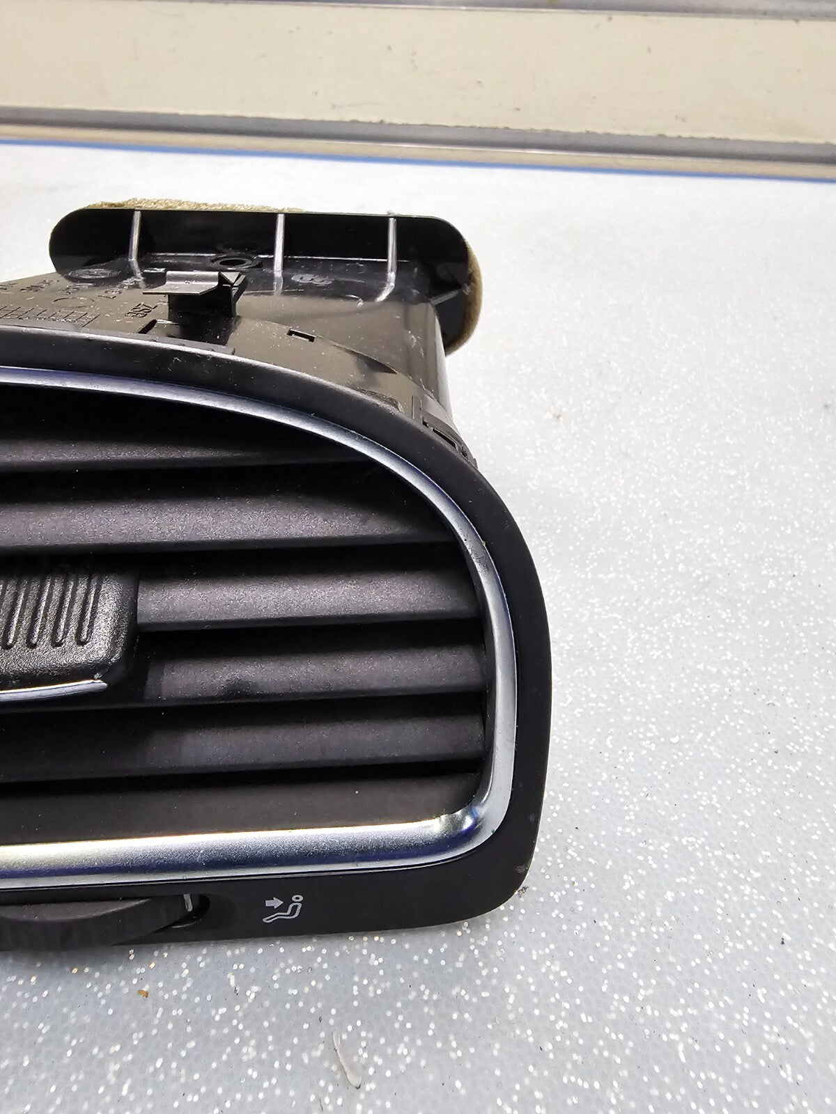🔥2010-2014 Volkswagen Golf RH Right Center Dash AC Air Vent Heater Trim OEM