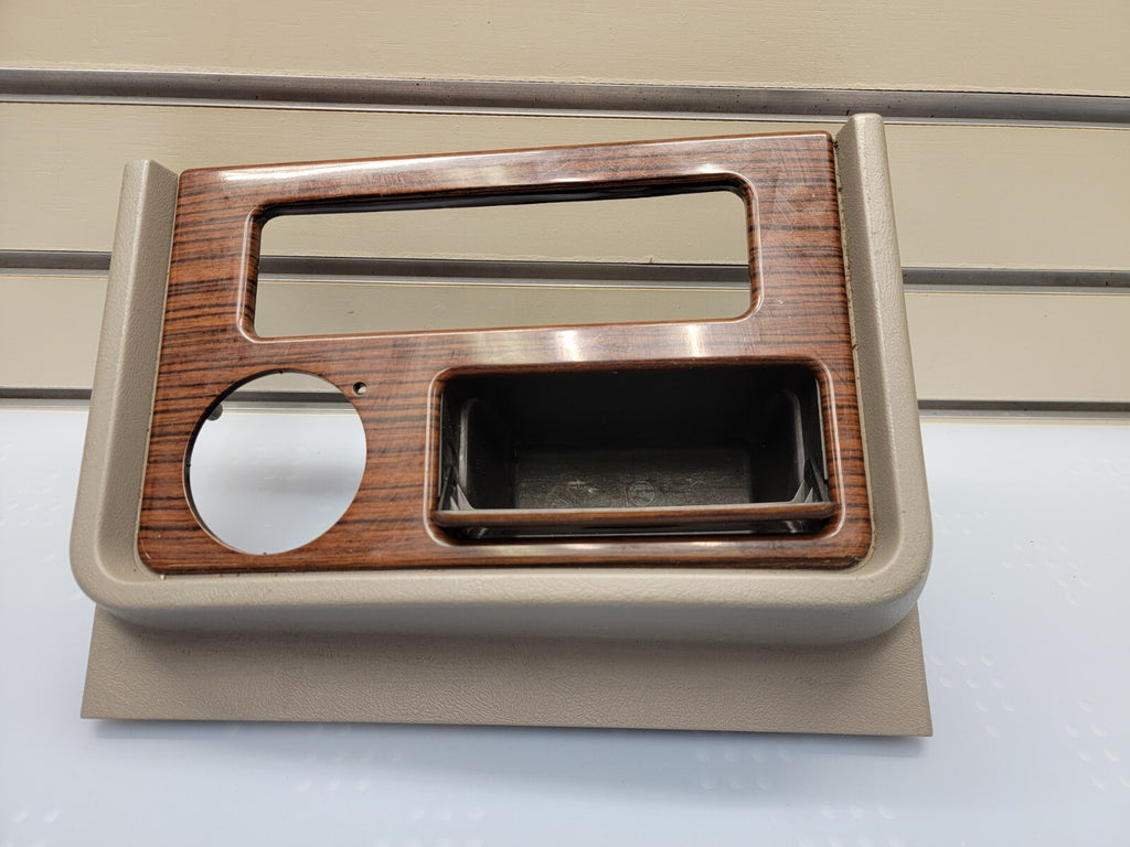 02-06 Cadillac Escalade Radio Dash Trim Bezel with Clock 15072628 gray/woodgrain
