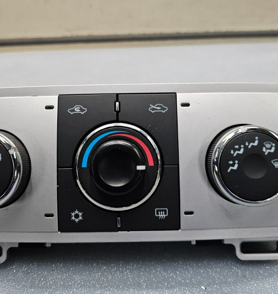 🔥08-12 Malibu Dash  Heater Climate Temperature Control Air Conditioner LT Gray