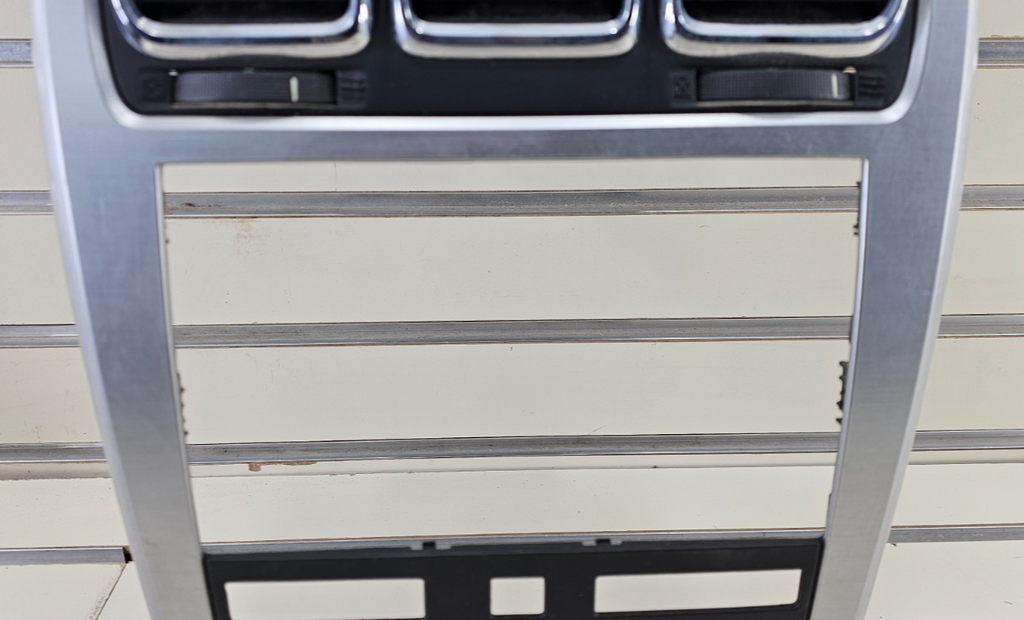🔥07-12 GMC Acadia OEM Silver Center Dash Bezel Radio Climate Controls Surround