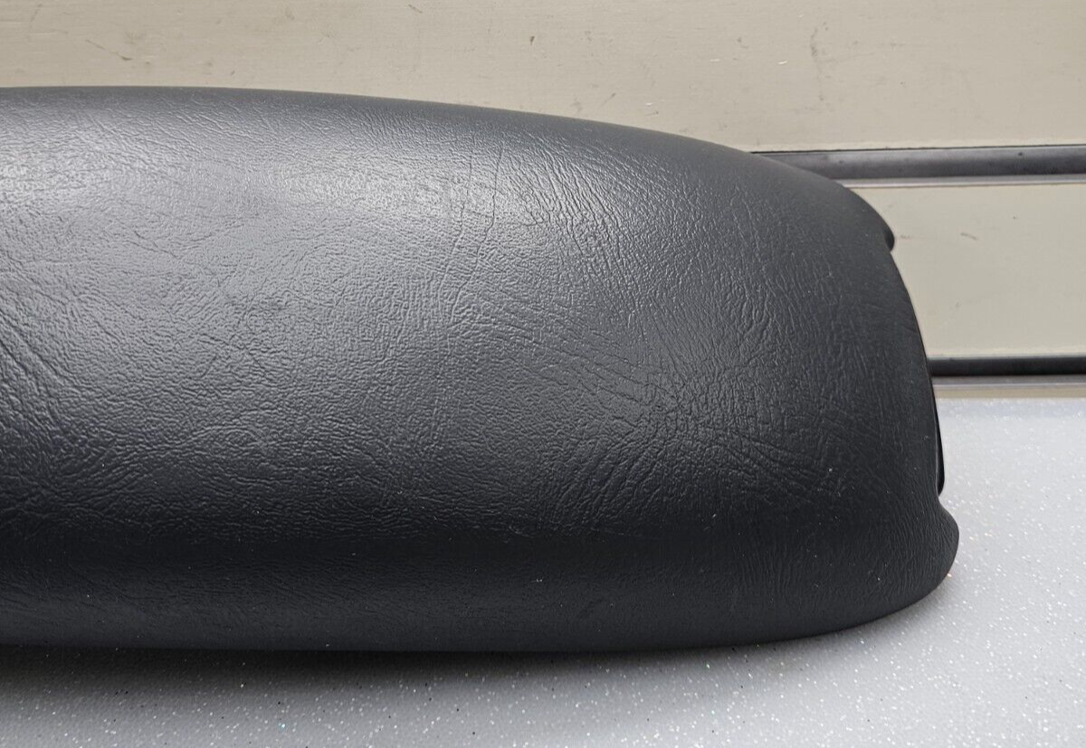 98-04 Chevy BLAZER S10 JIMMY SONOMA Center Console Armrest Cover Lid GRAPHITE L7