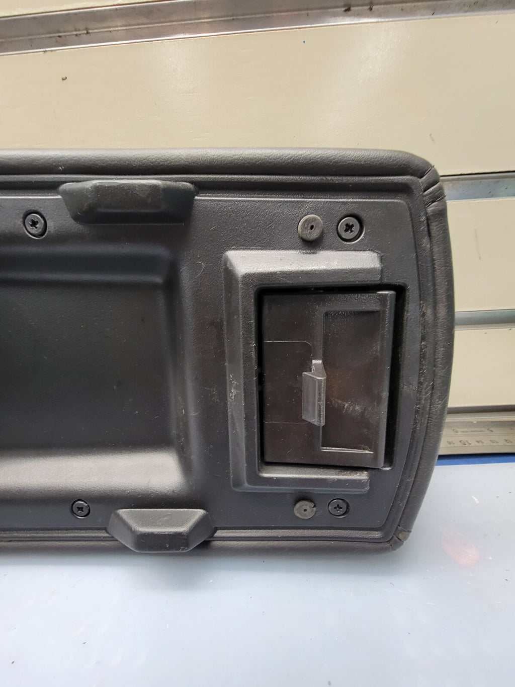 🔥06-13 CHEVROLET IMPALA CENTER CONSOLE ARM REST LID TOP PAD COVER BLACK LEATHER