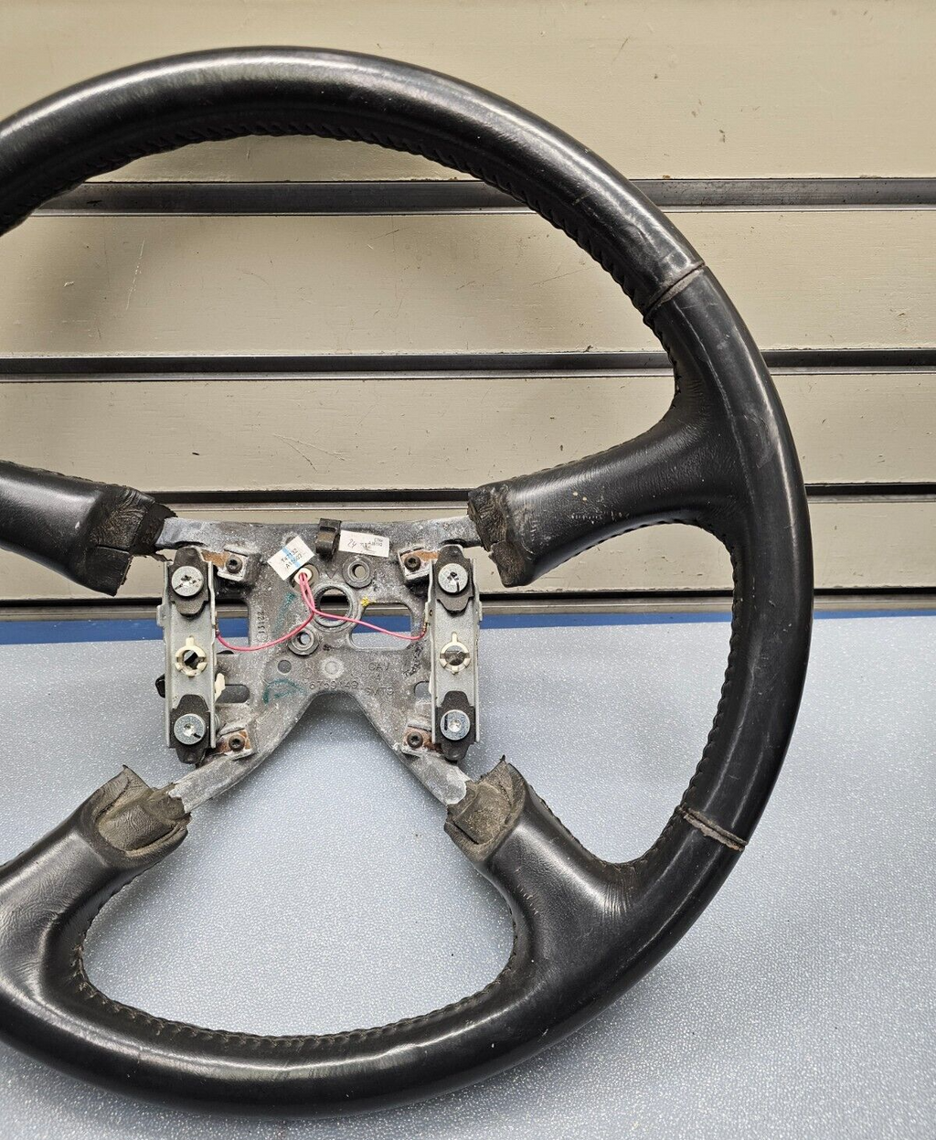 99-02 Chevy Silverado Tahoe Suburban Blazer SONOMA Steering Wheel Leather black