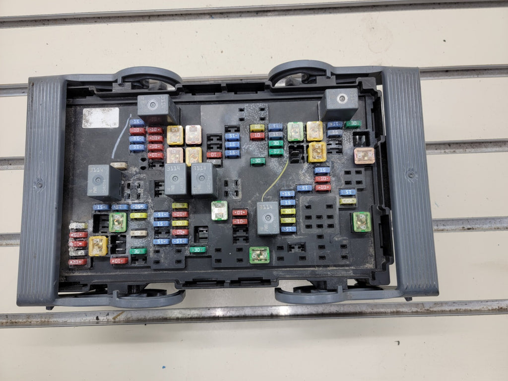 🔥 2007-2009 Tahoe Suburban Yukon Fuse Box Module A215 gray grey