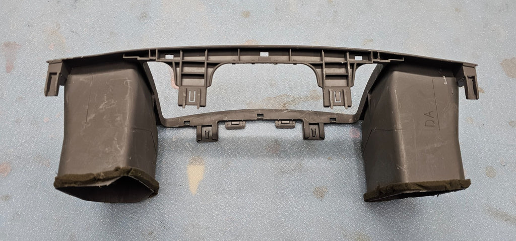 🔥03-08 TOYOTA COROLLA CENTER DASH RADIO STEREO BEZEL TRIM PANEL OEM BLACK B28