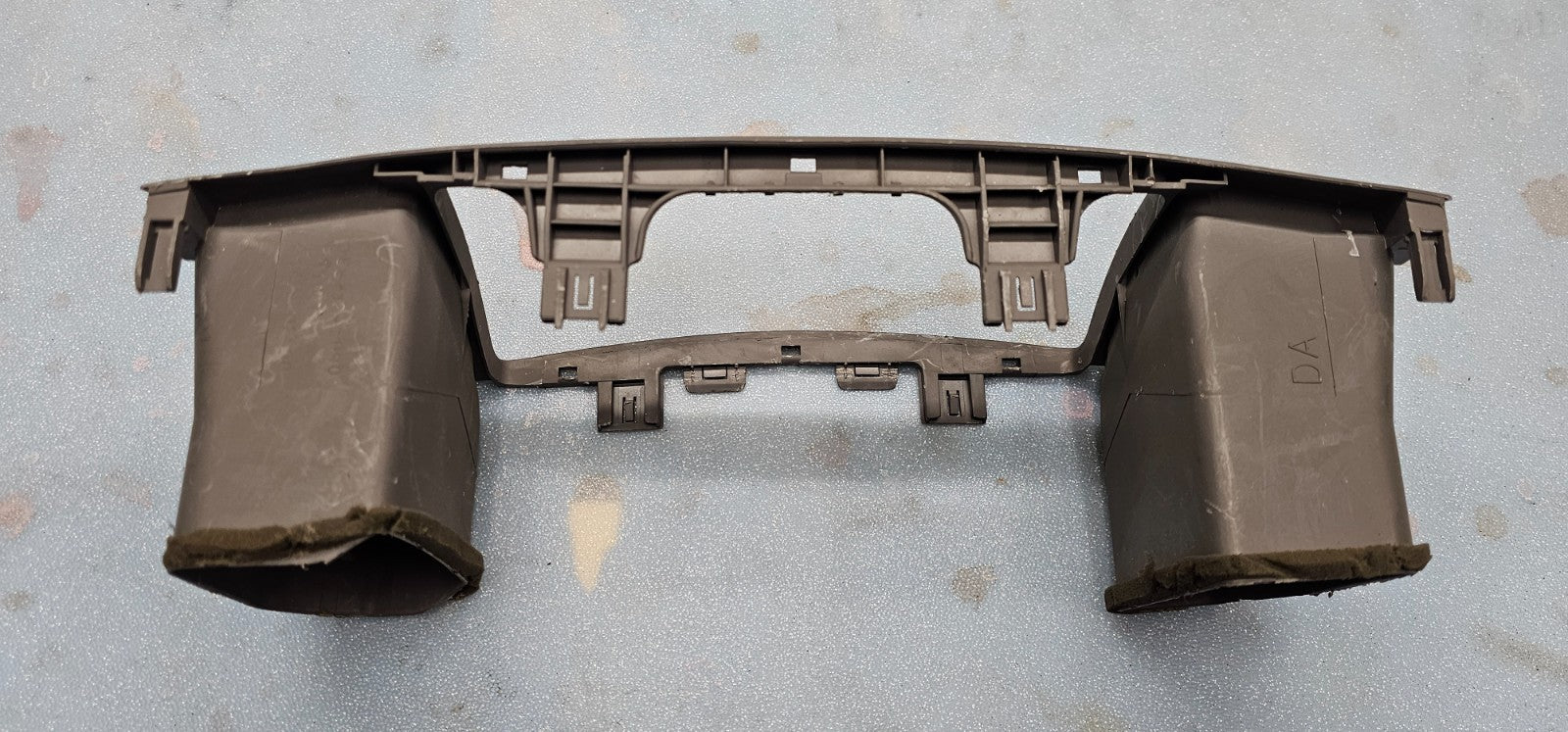 🔥03-08 TOYOTA COROLLA CENTER DASH RADIO STEREO BEZEL TRIM PANEL OEM BLACK B28