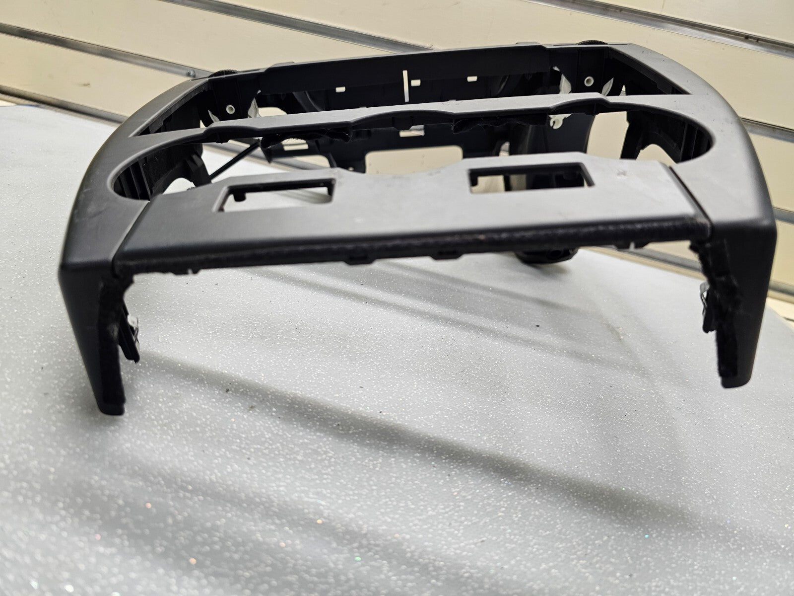 🔥08-15 Land Rover LR2 Dash Center Radio Stereo Display Bezel Trim Panel Gray