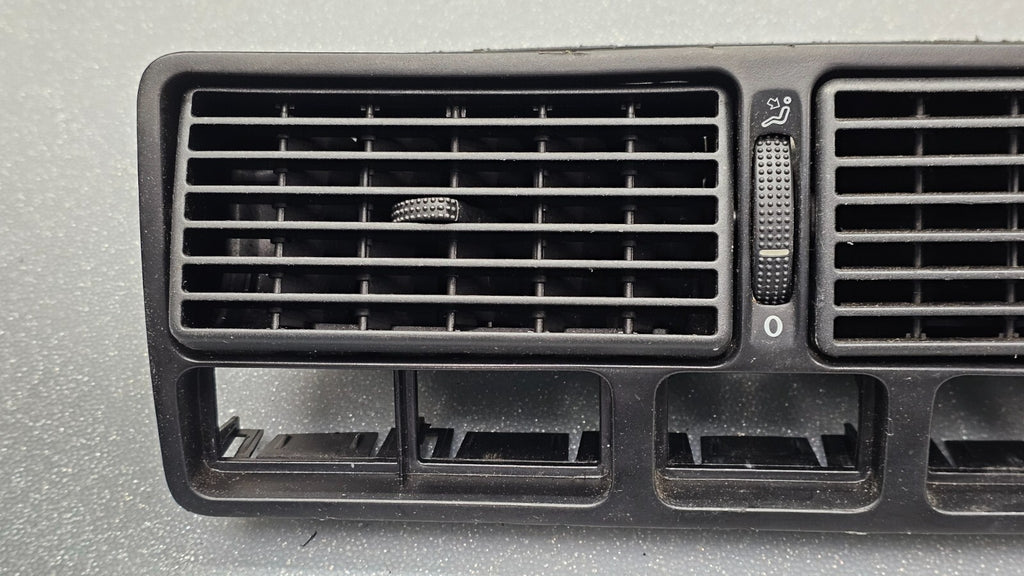 🔥97-06 VW GOLF CENTER DASH AC HEATER WARMER INTERIOR AIR VENT GRILLE OEM