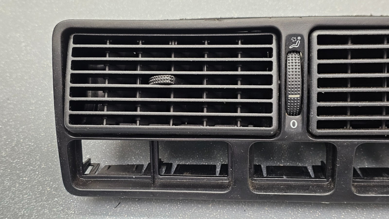 🔥97-06 VW GOLF CENTER DASH AC HEATER WARMER INTERIOR AIR VENT GRILLE OEM