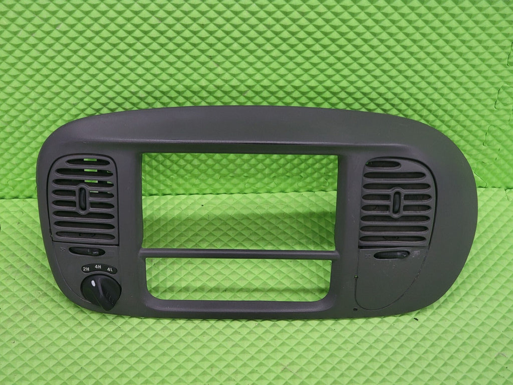 97-03 Ford F150 Center Dash Radio Climate BEZEL TRIM Panel Line 2H 4H 4L gray B1