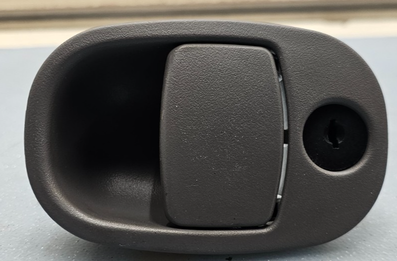 🔥02-05 TRAILBLAZER ENVOY RAINIER GLOVE BOX COMPARTMENT LATCH HANDLE GRAY