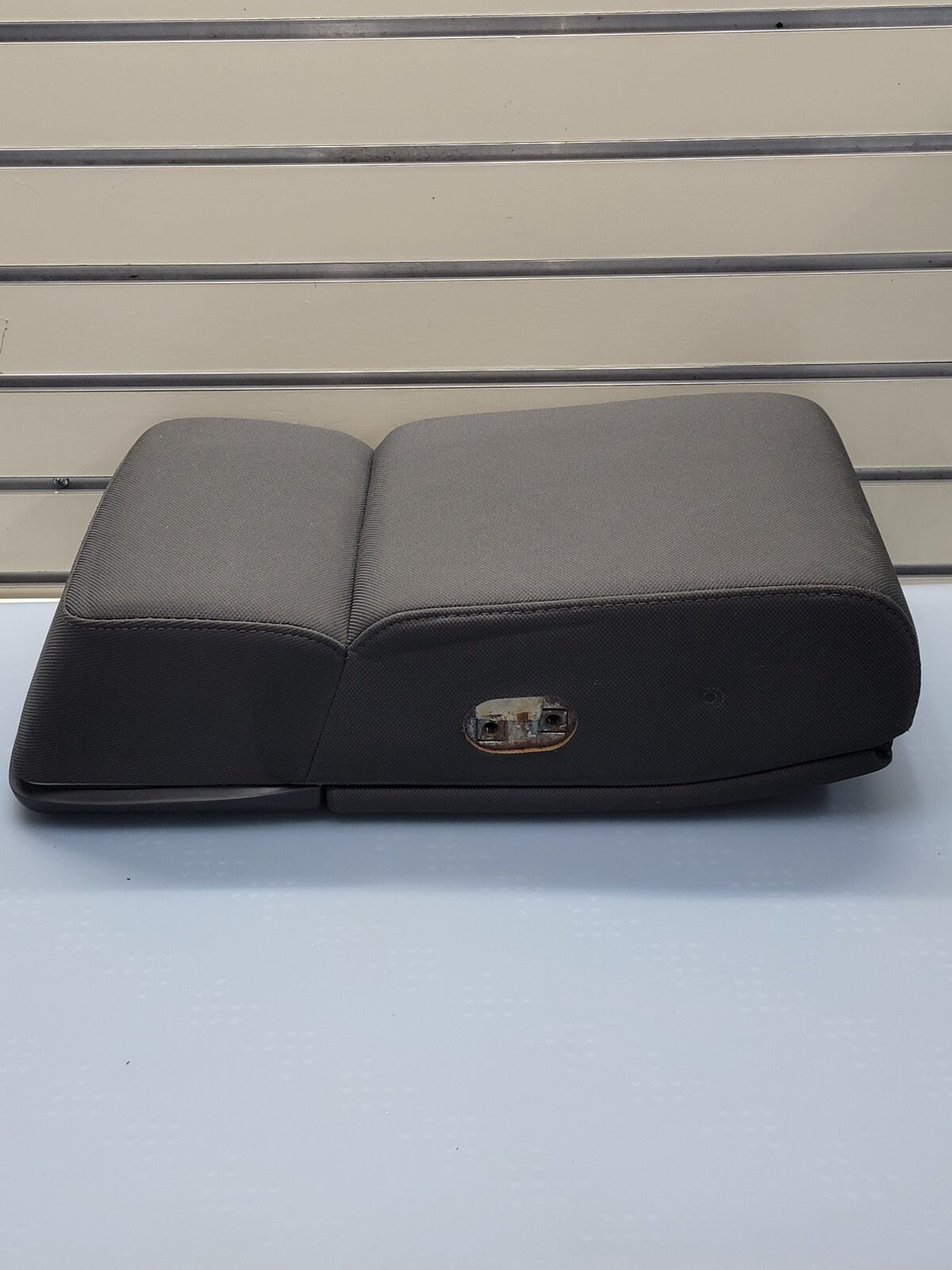 04-08 Ford F-150 Jump Seat Center Console Armrest CupHolder Cloth dark gray JS1