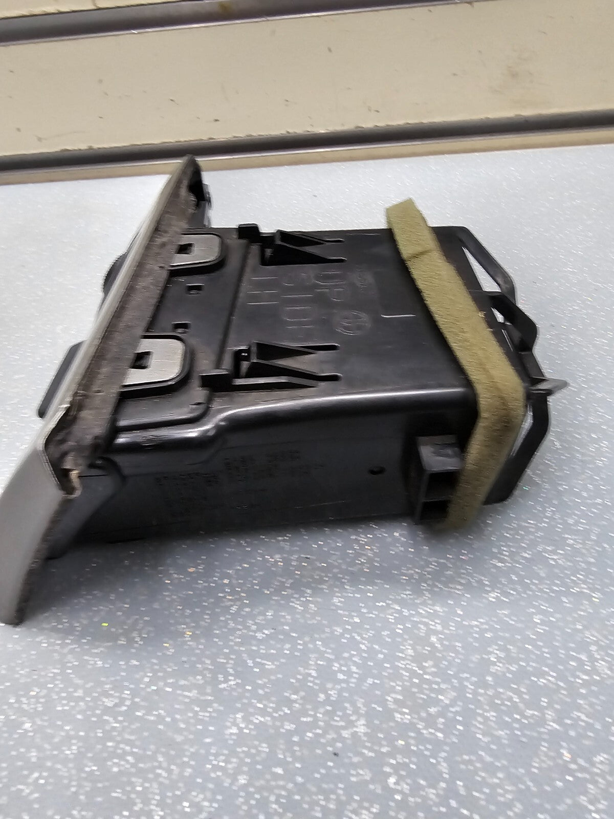🔥2007-2012 NISSAN VERSA DASH AIR VENT AC LH DRIVER SIDE OEM