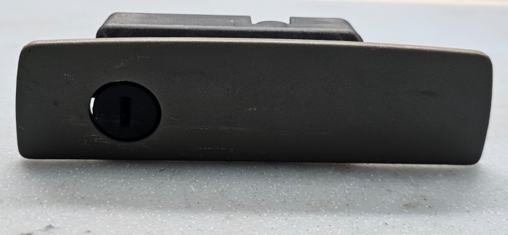 🔥05-10 CHARGER MAGNUM CHRYSLER 300 Glove Box Latch Handle Assembly Compartment