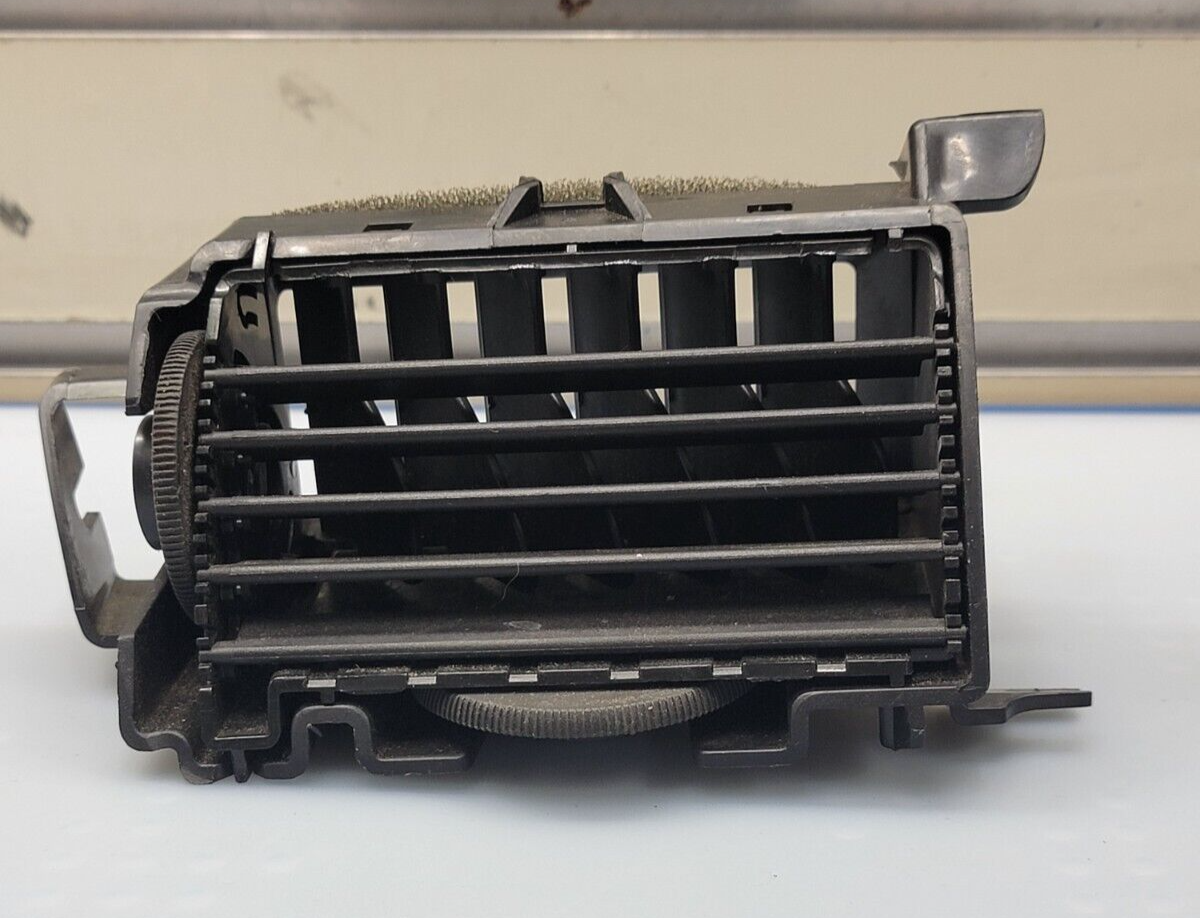 🔥05-10 CHEVROLET COBALT FRONT RIGHT PASSENGER SIDE DASH AIR VENT