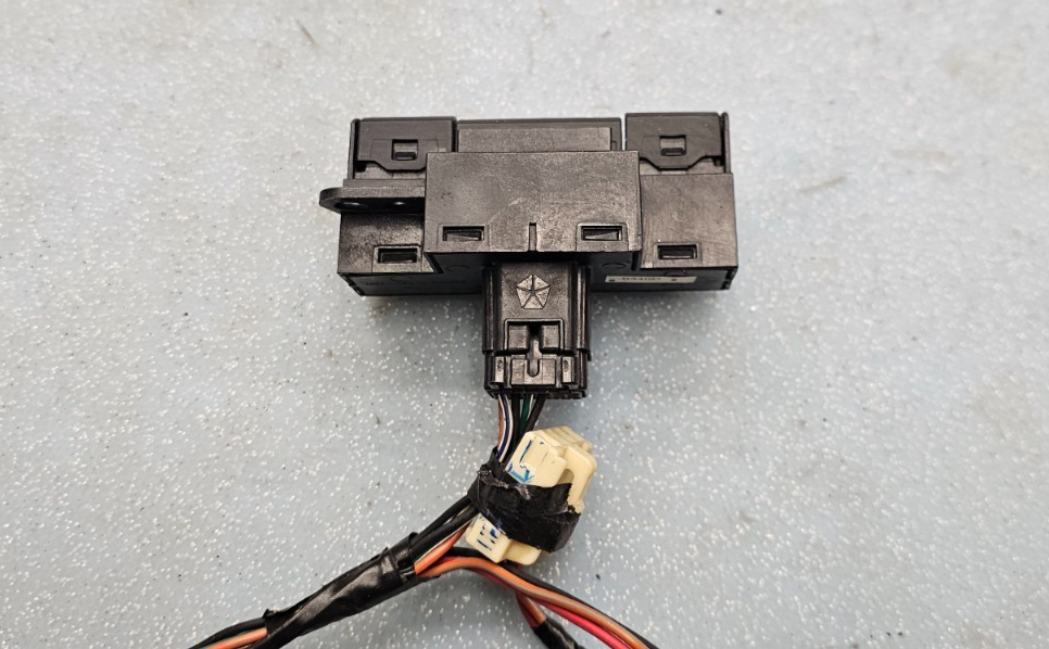 🔥09-10 Chrysler 300 Grand Caravan Hazard Warning Light Control Switch Black OEM