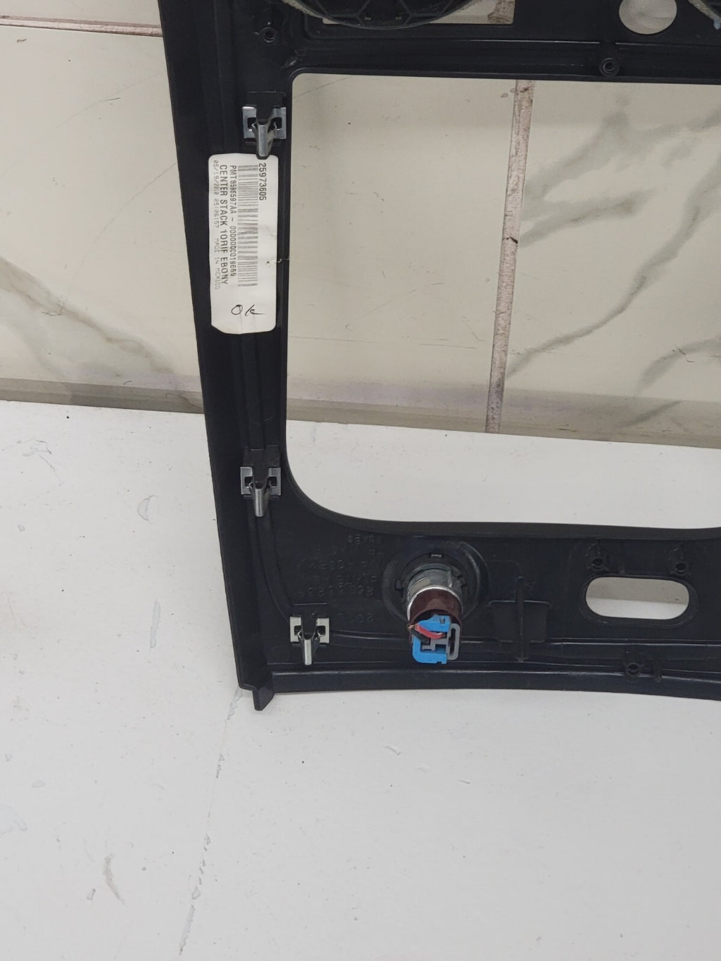 🔥2006-2011 Chevrolet HHR BLACK  Center Dash Radio Trim w Vents B37