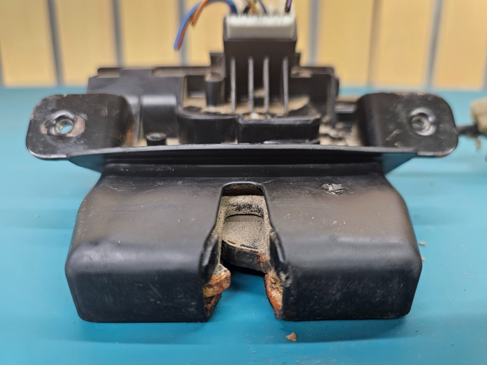 11-19 Ford Fiesta Tailgate Liftgate Trunk Lid Hatch Lock Latch Actuator Assembly