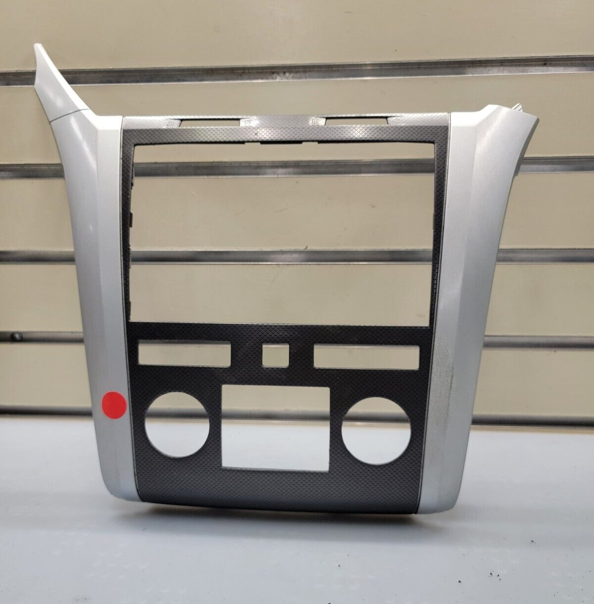 🔥09-12 Traverse Center Dash Radio Stereo Display Climate Control Bezel silver