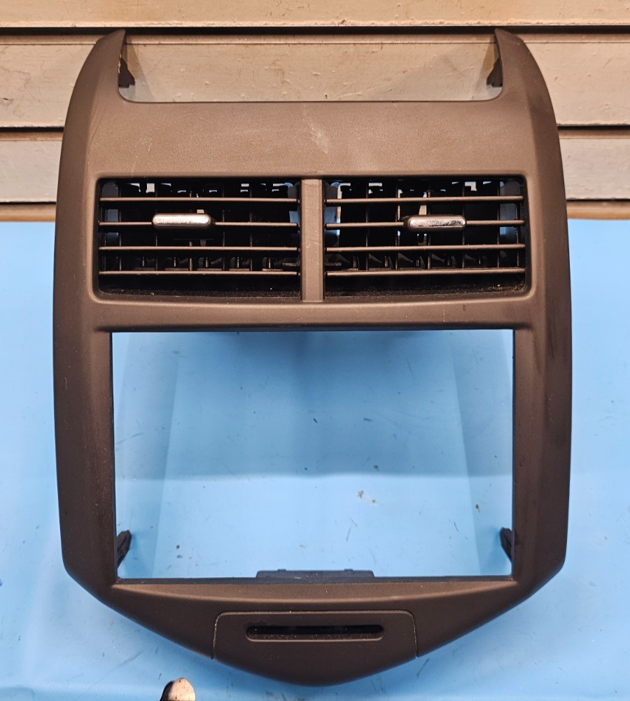 🔥12-16 Chevy Sonic Center Dash FM Radio Stereo Display Bezel Trim Panel Black