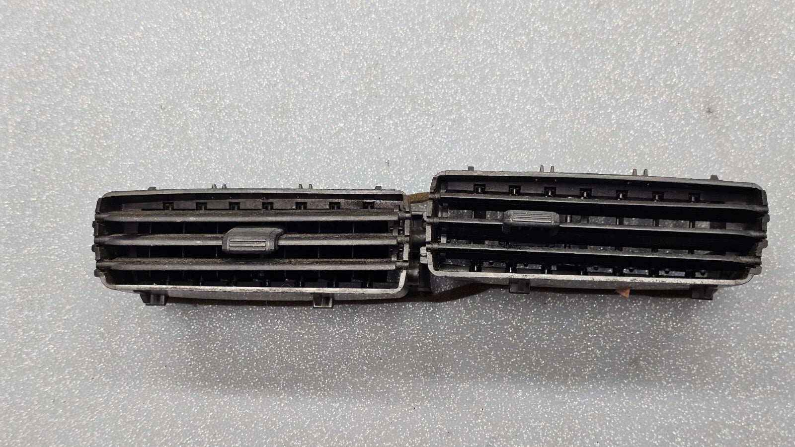 🔥08-11 Ford Focus Front Upper Center Dash Dual Air Vent Bezel Trim Panel Black