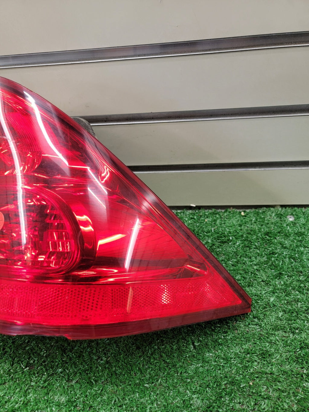 🔥04-05 HONDA CIVIC Tail Light Assembly Lamp Right Passenger side Chrome OEM