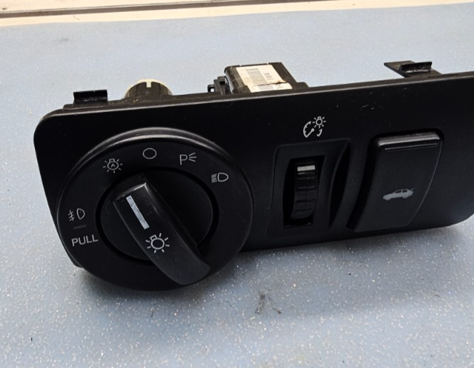🔥05-07 Five Hundred 500 Taurus Montego Fog Headlight Lamp Dimmer Trunk Switch