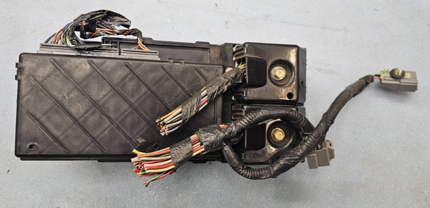 🔥99-03 Ford F150 Interior Fuse Box Junction Relay Block Itegrated Power Module