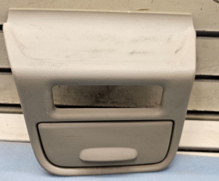 🔥99-02 SILVERADO TAHOE SIERRA CENTER CONSOLE FRONT LOWER BEZEL STORAGE TAN