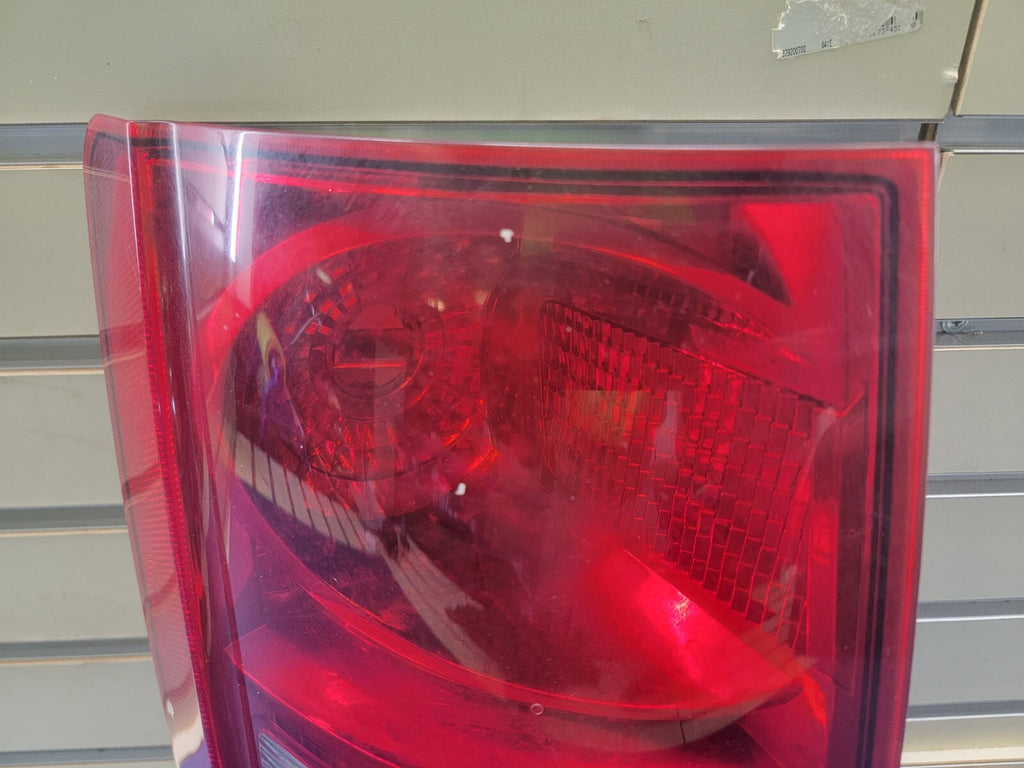 🔥2008-2010 CHRYSLER TOWN & COUNTRY LEFT DRIVER TAIL LIGHT REAR LAMP Assembly