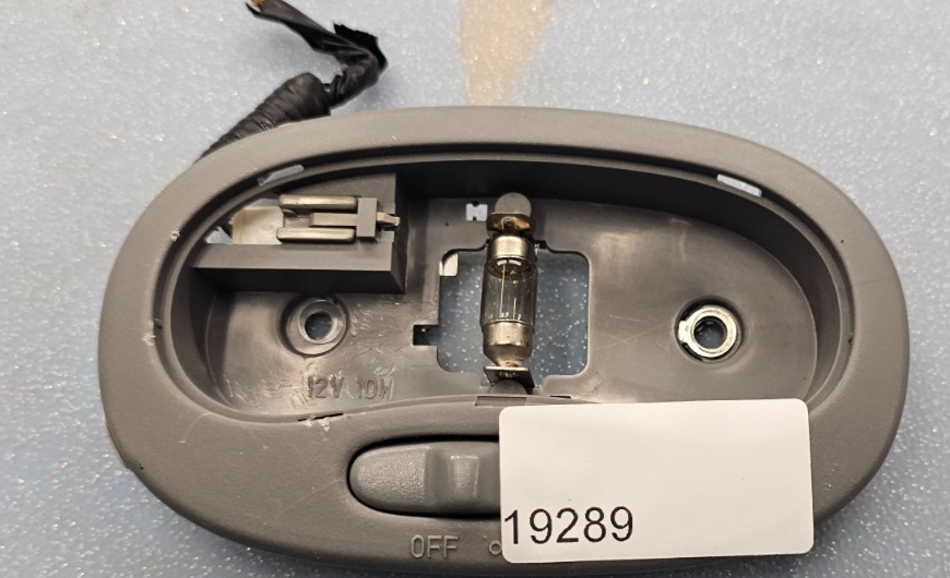 🔥06-08  CHEVROLET AVEO Overhead Roof Console Interior Dome Light Grey