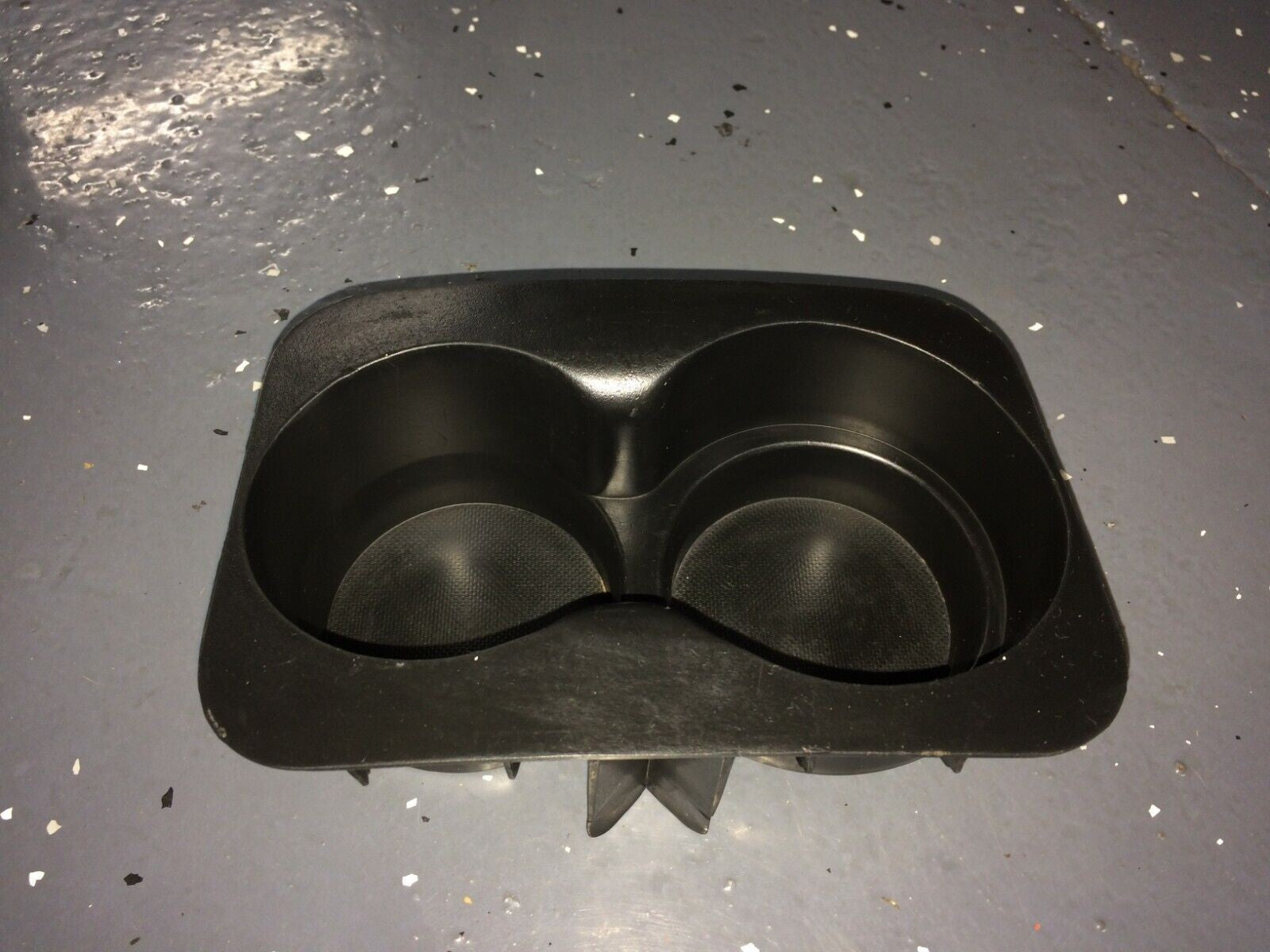 1999-2004 JEEP GRAND CHEROKEE CENTER CONSOLE CUP HOLDER LAREDO LIMITED ASSEMBLY