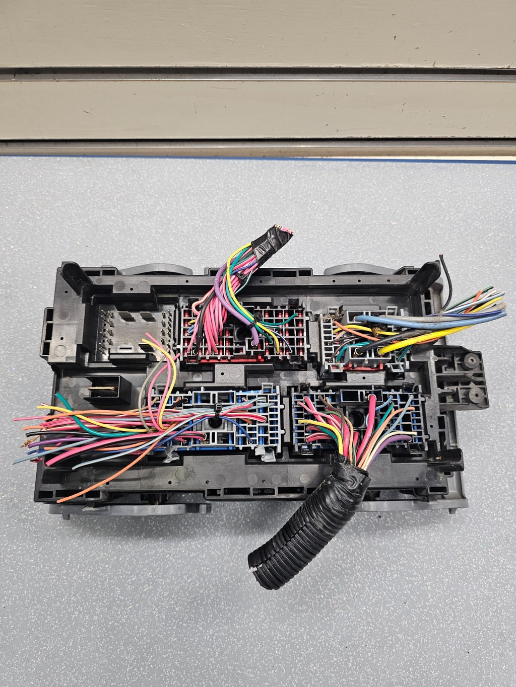 🔥10-13 Chevy Silverado GMC Sierra Fuse Box Relay Junction Power Module Unit OEM
