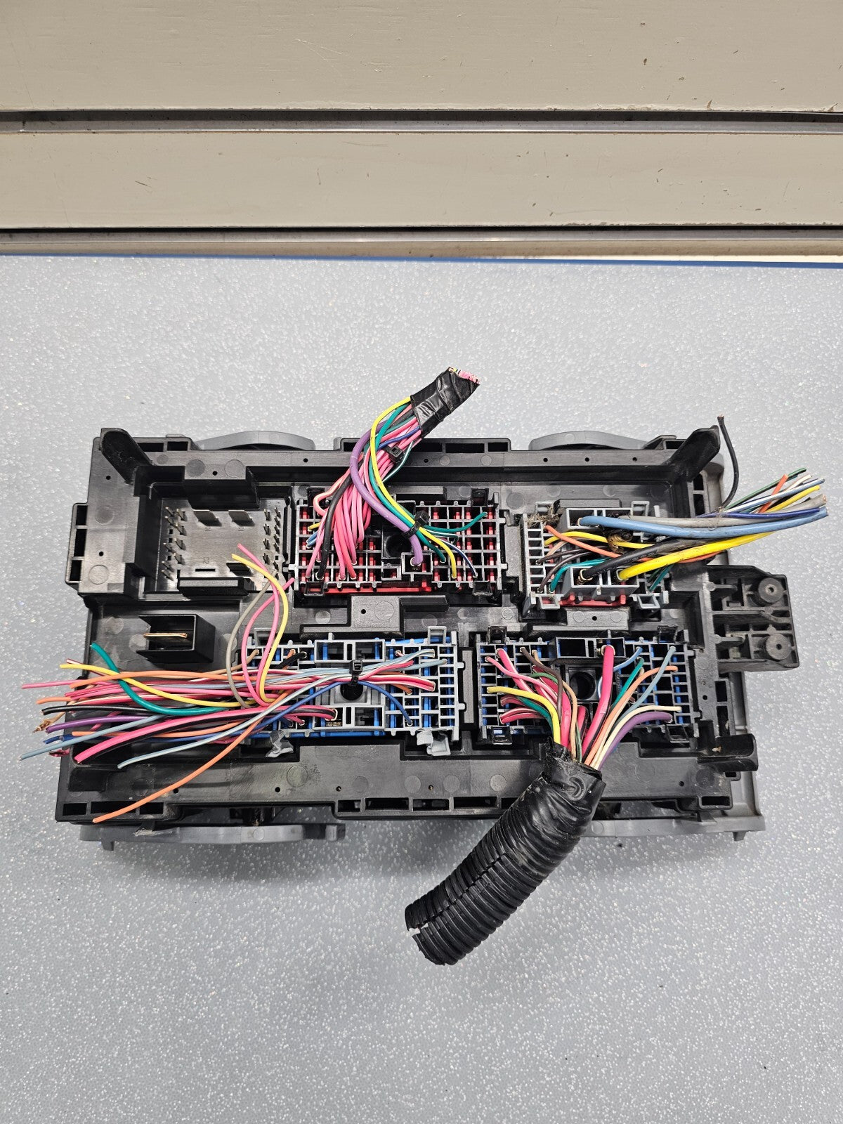 🔥10-13 Chevy Silverado GMC Sierra Fuse Box Relay Junction Power Module Unit OEM