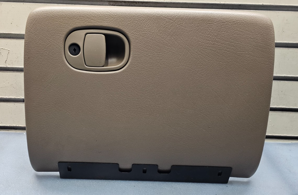 02-05 trailblazer Envoy Rainier Dash Glove Box Storage Compartment Assembly Tan