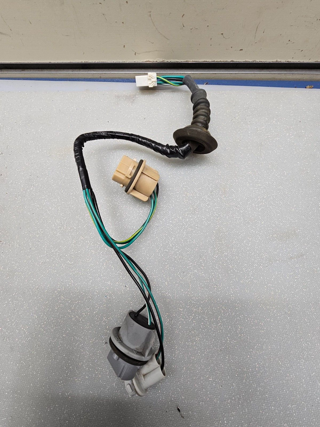 🔥00-04 Nissan Xterra Tail Light Lamp Wiring Harness LH or RH