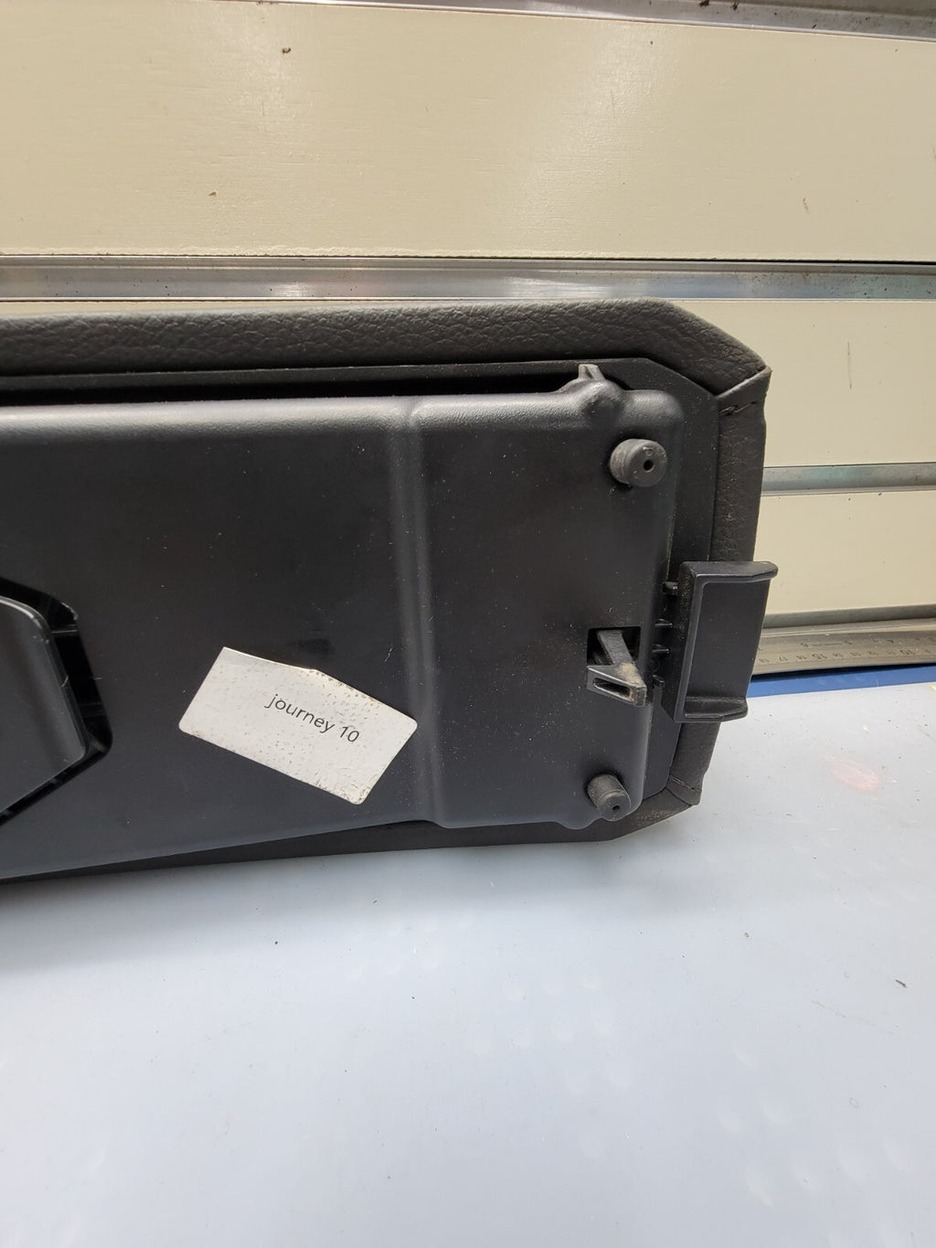 🔥2009-2010 Dodge Journey Center Console Sliding Armrest Lid Assembly OEM Black