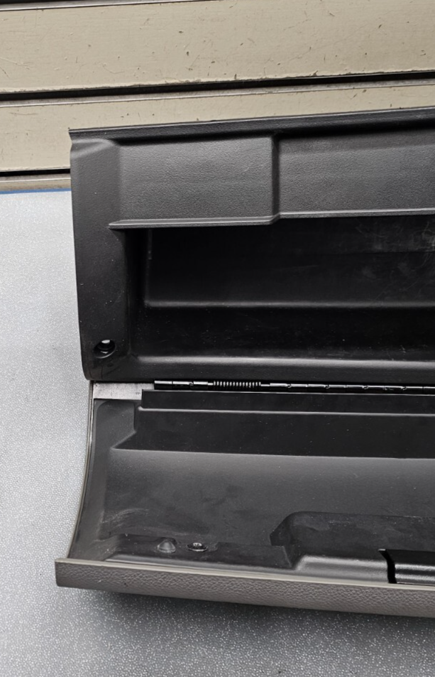 🔥07-13 Silverado SIERRA Dash UPPER GLOVE BOX Storage Compartment Door Gray