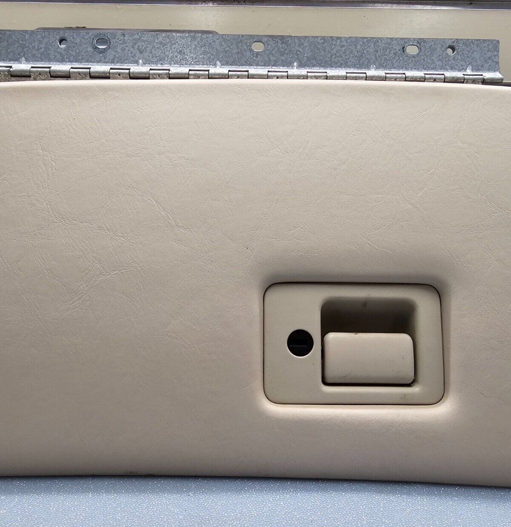 🔥03-11 Town Car Dash Glove Box Storage Compartment Lid Door Cover Assembly Tan
